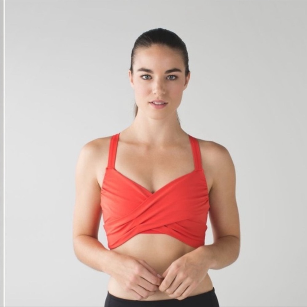 RARE Lululemon alarming red wrap it up sports bra  size 6